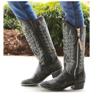 New never been worn. Old Grino Raz cowboy boots
